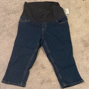 NWT Old Navy Women's Dark Blue capri Jeans maternity